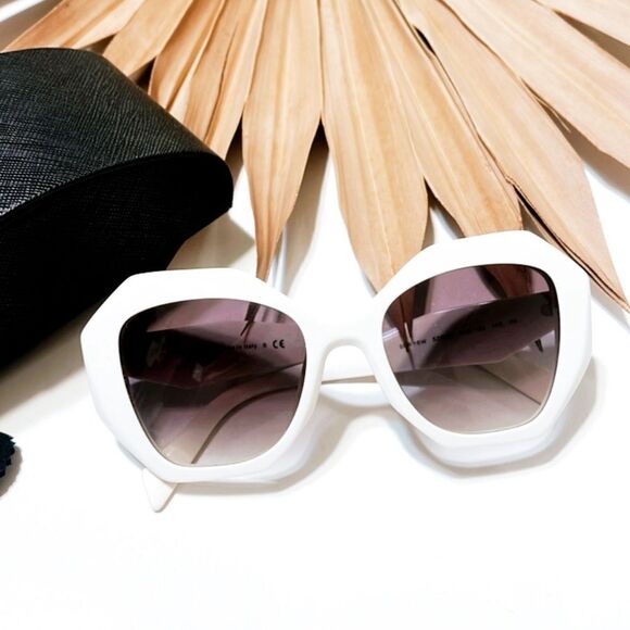 Prada sunglasses - Picture 1 of 8